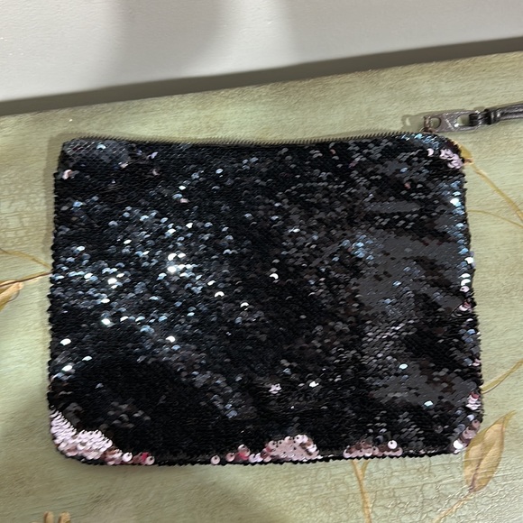 GAP Sequins Clutch/Wristlet - Picture 2 of 3